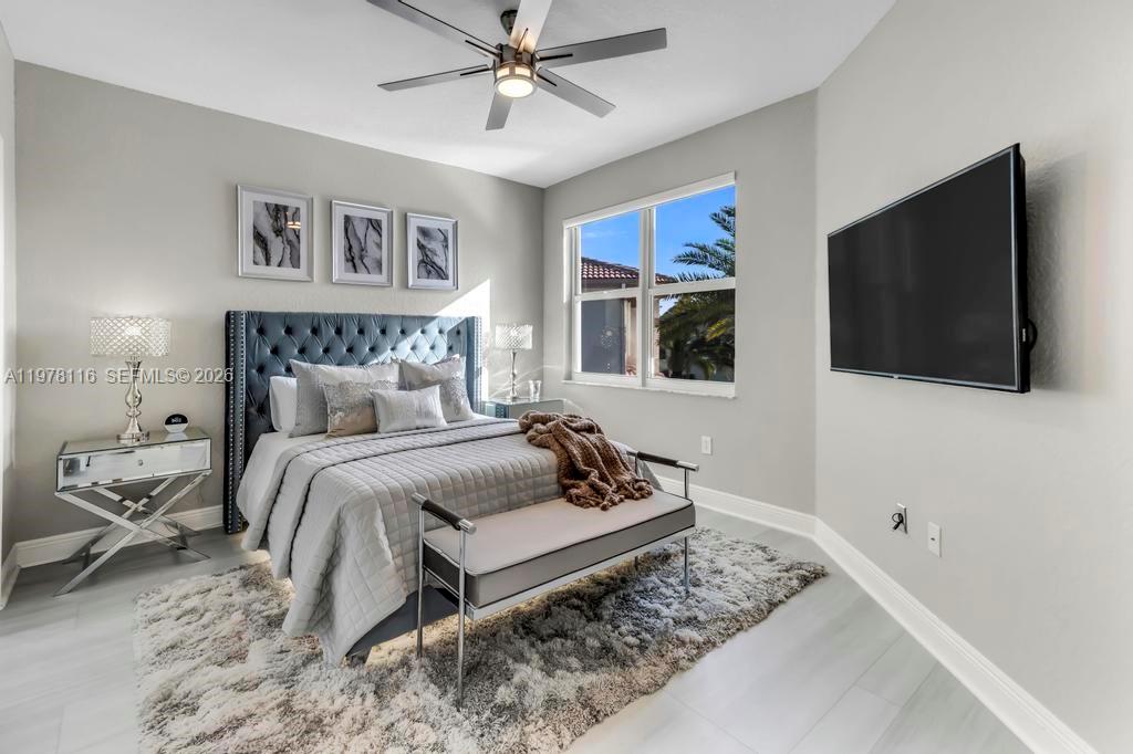 SUNSET LAKES PLAT THREE - Residential