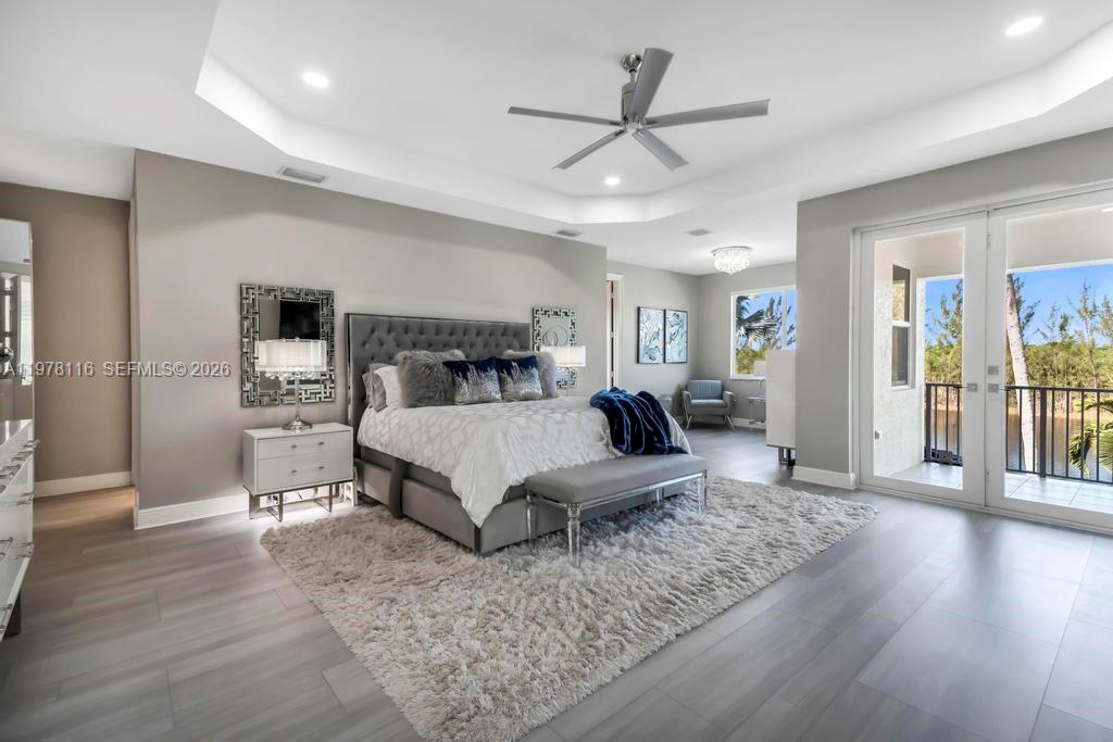 SUNSET LAKES PLAT THREE - Residential