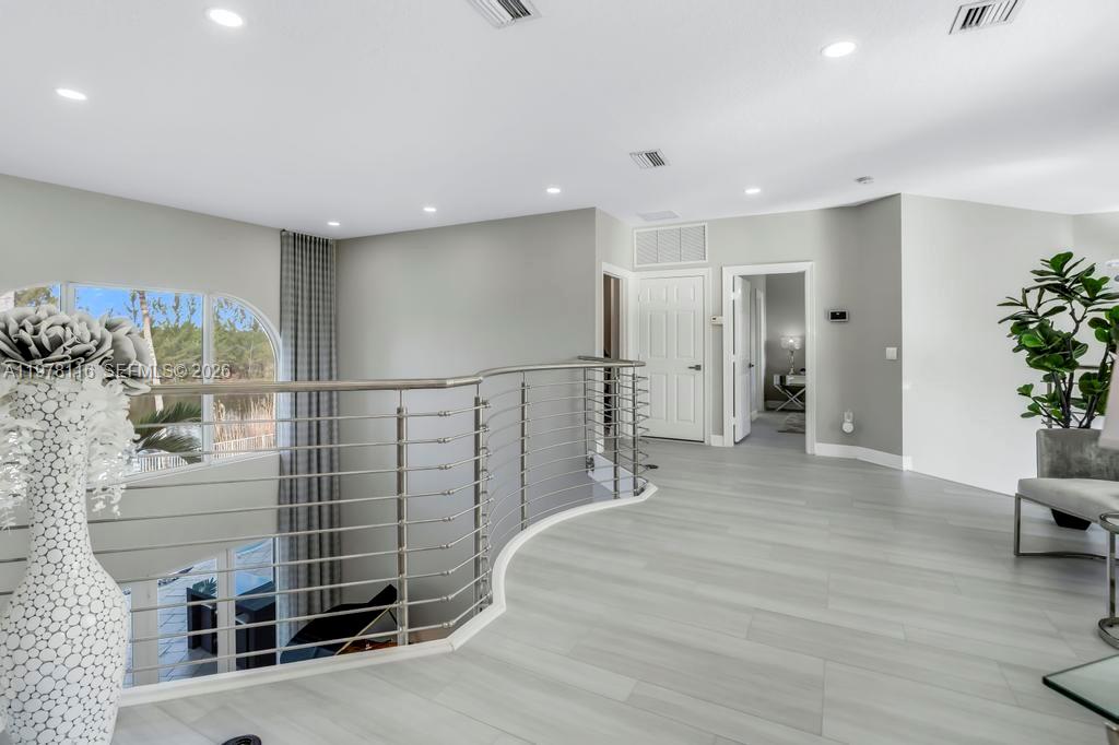 SUNSET LAKES PLAT THREE - Residential