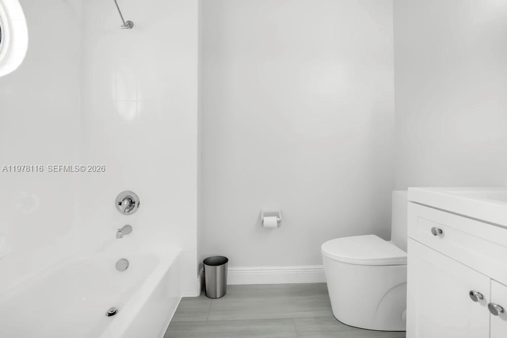 SUNSET LAKES PLAT THREE - Residential