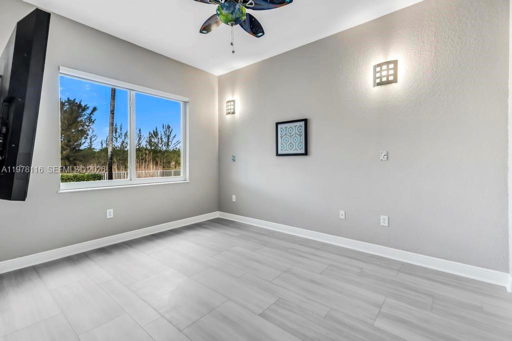 SUNSET LAKES PLAT THREE - Residential