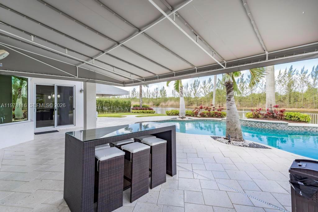 SUNSET LAKES PLAT THREE - Residential