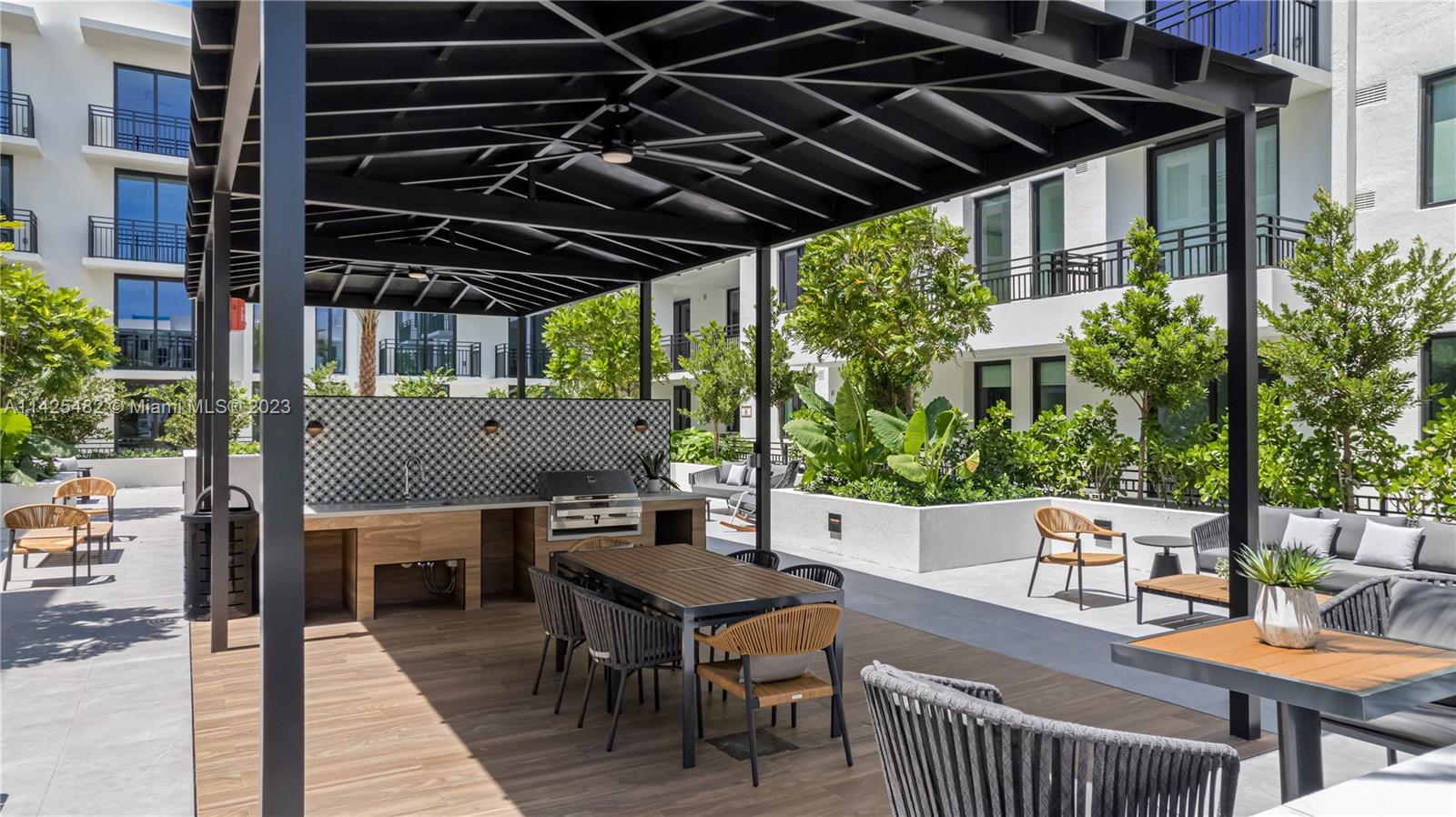 TOWN OF MODELO (DANIA) B- - Residential Lease