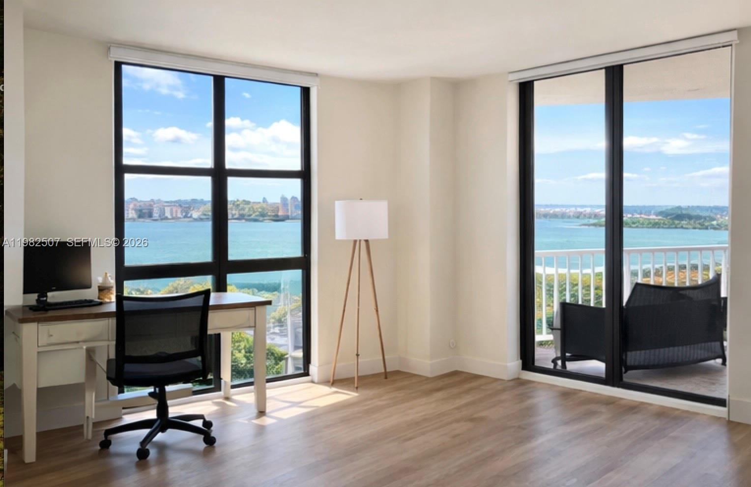 TOWERS OF QUAYSIDE CONDO - Residential Lease