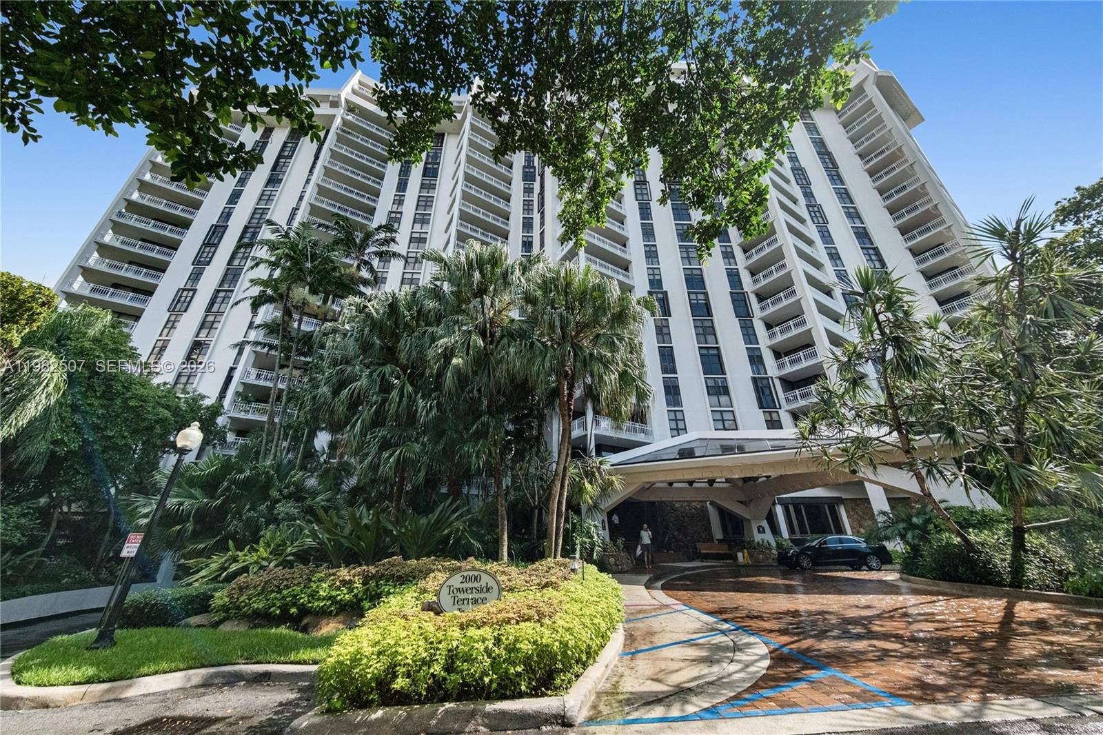 TOWERS OF QUAYSIDE CONDO - Residential Lease