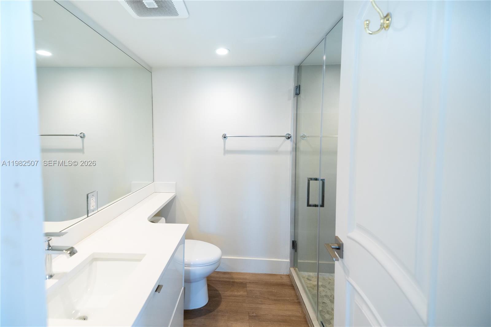 TOWERS OF QUAYSIDE CONDO - Residential Lease