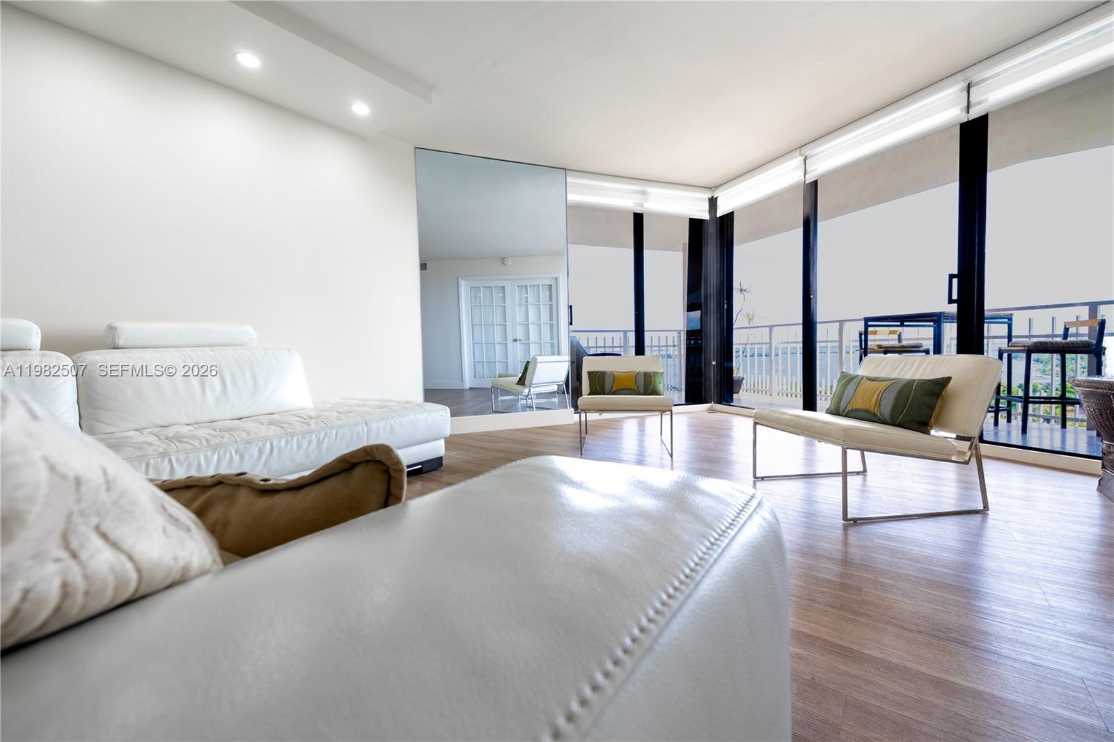 TOWERS OF QUAYSIDE CONDO - Residential Lease