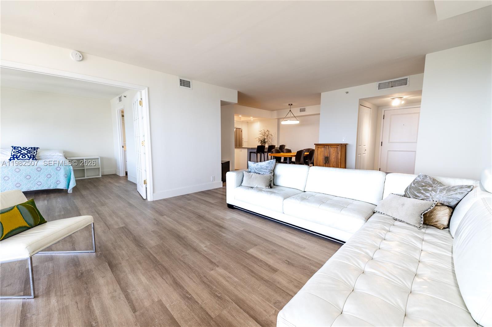 TOWERS OF QUAYSIDE CONDO - Residential Lease