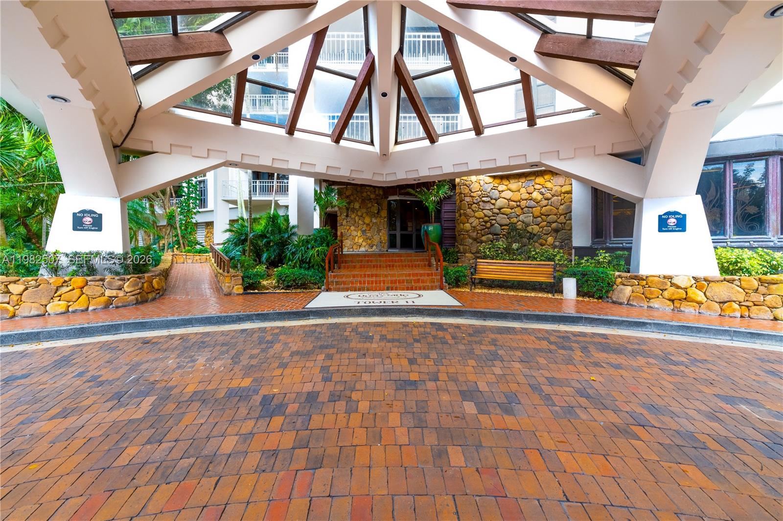 TOWERS OF QUAYSIDE CONDO - Residential Lease