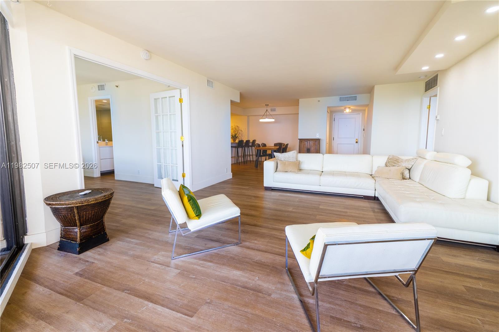 TOWERS OF QUAYSIDE CONDO - Residential Lease