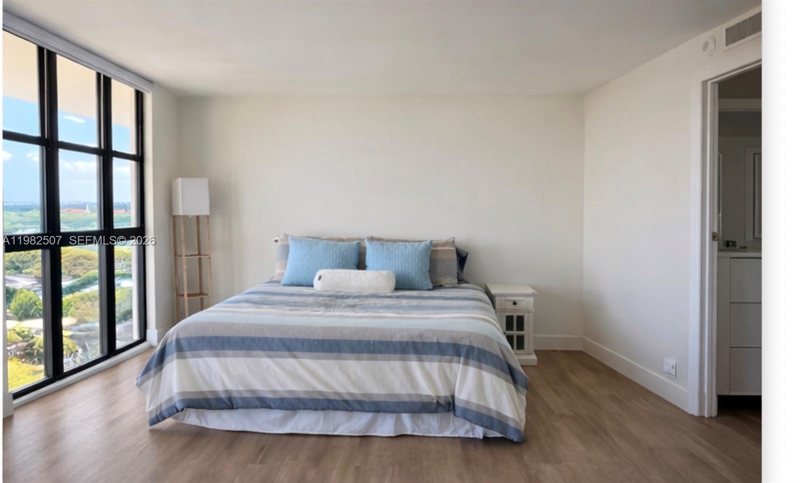 TOWERS OF QUAYSIDE CONDO - Residential Lease