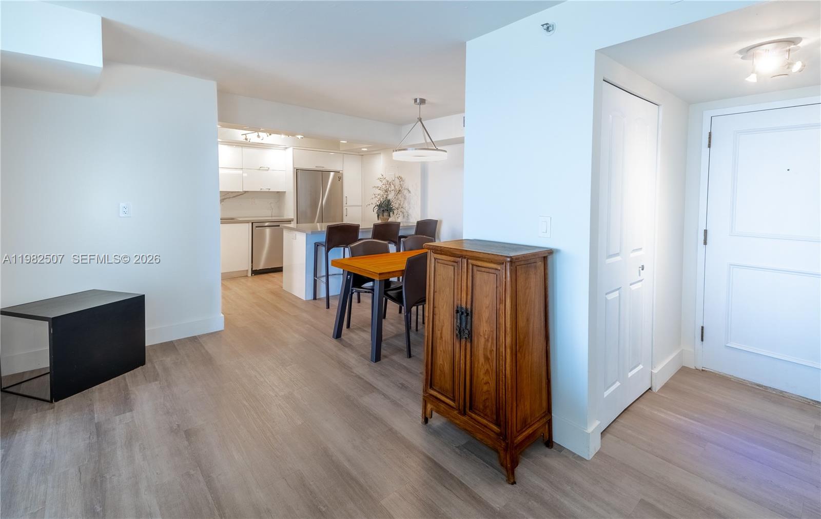 TOWERS OF QUAYSIDE CONDO - Residential Lease