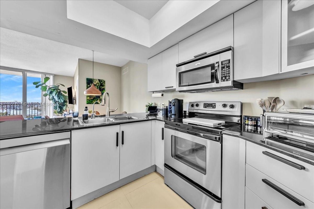 OPERA TOWER CONDO - Residential