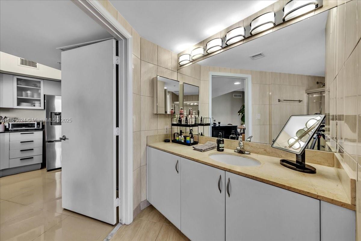 OPERA TOWER CONDO - Residential