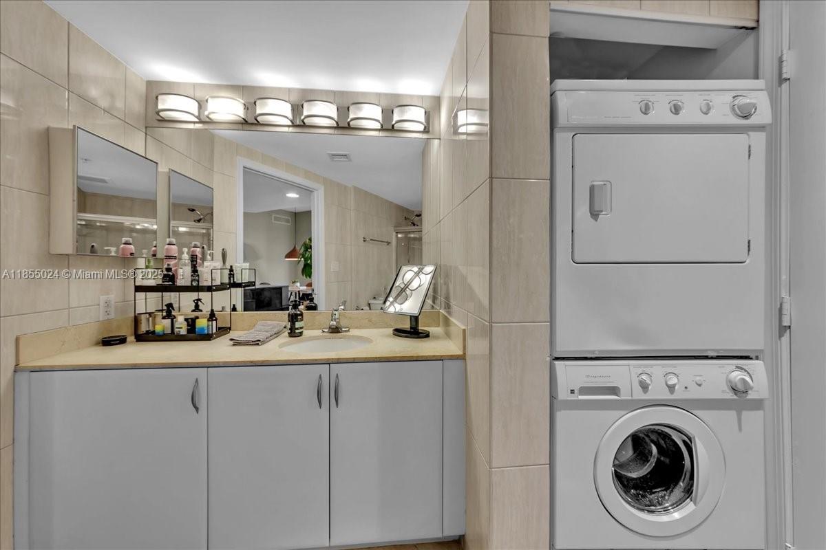 OPERA TOWER CONDO - Residential