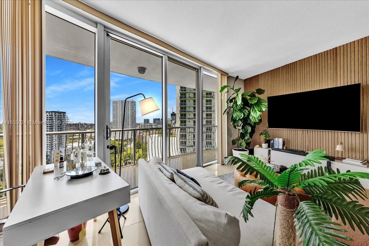1750 N Bayshore Dr 2015