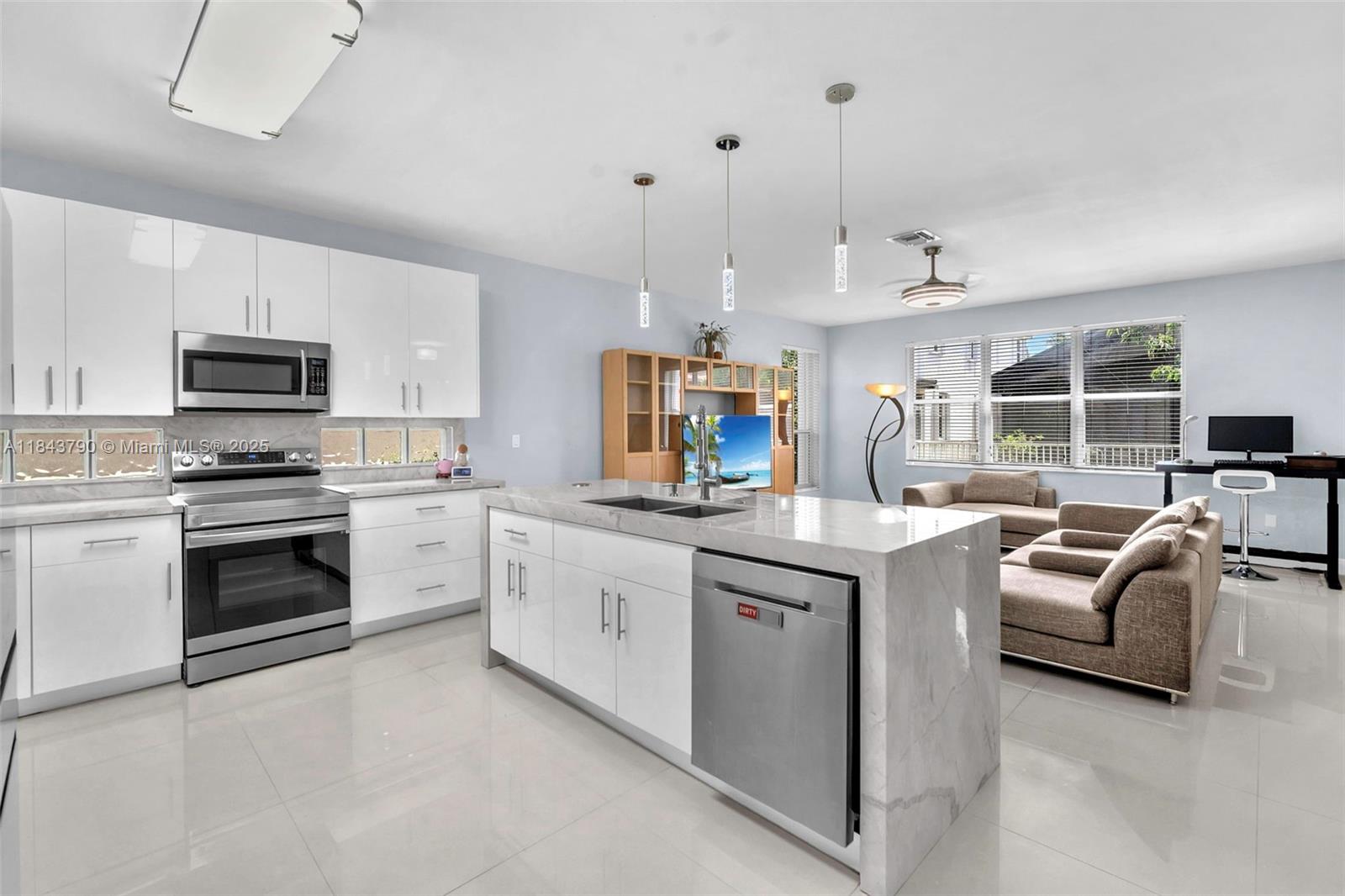 SILVER LAKES PHASE III RE - Residential