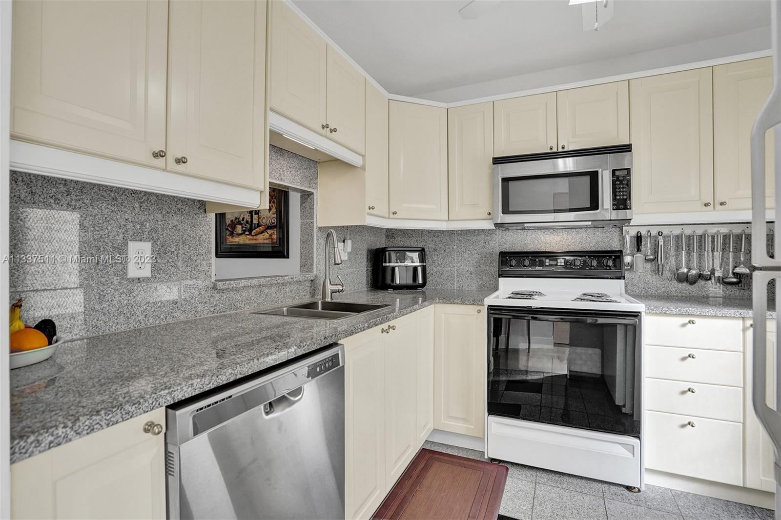 ALOHA GARDENS CONDO - Residential