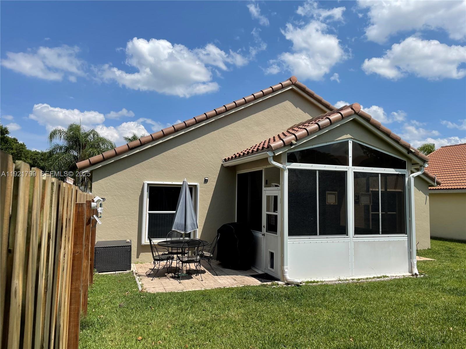 1972 Oak Berry Cir 1972