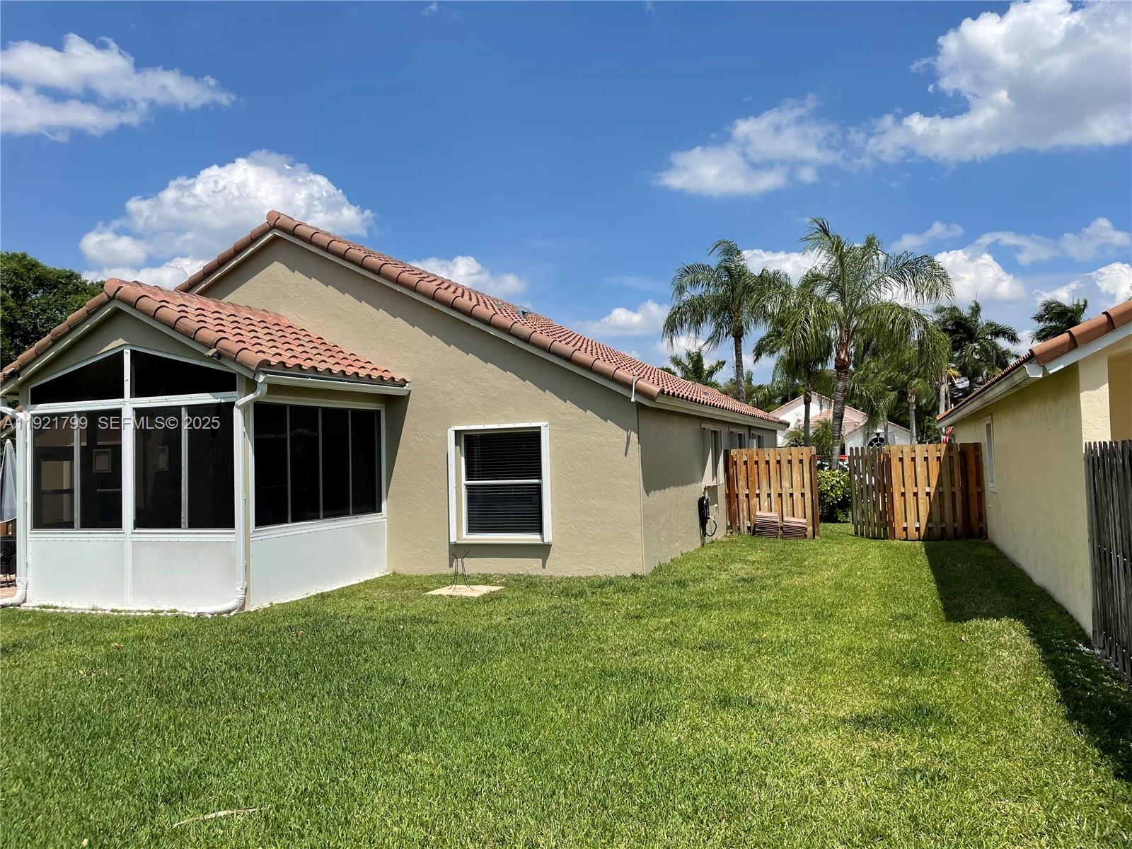 1972 Oak Berry Cir 1972