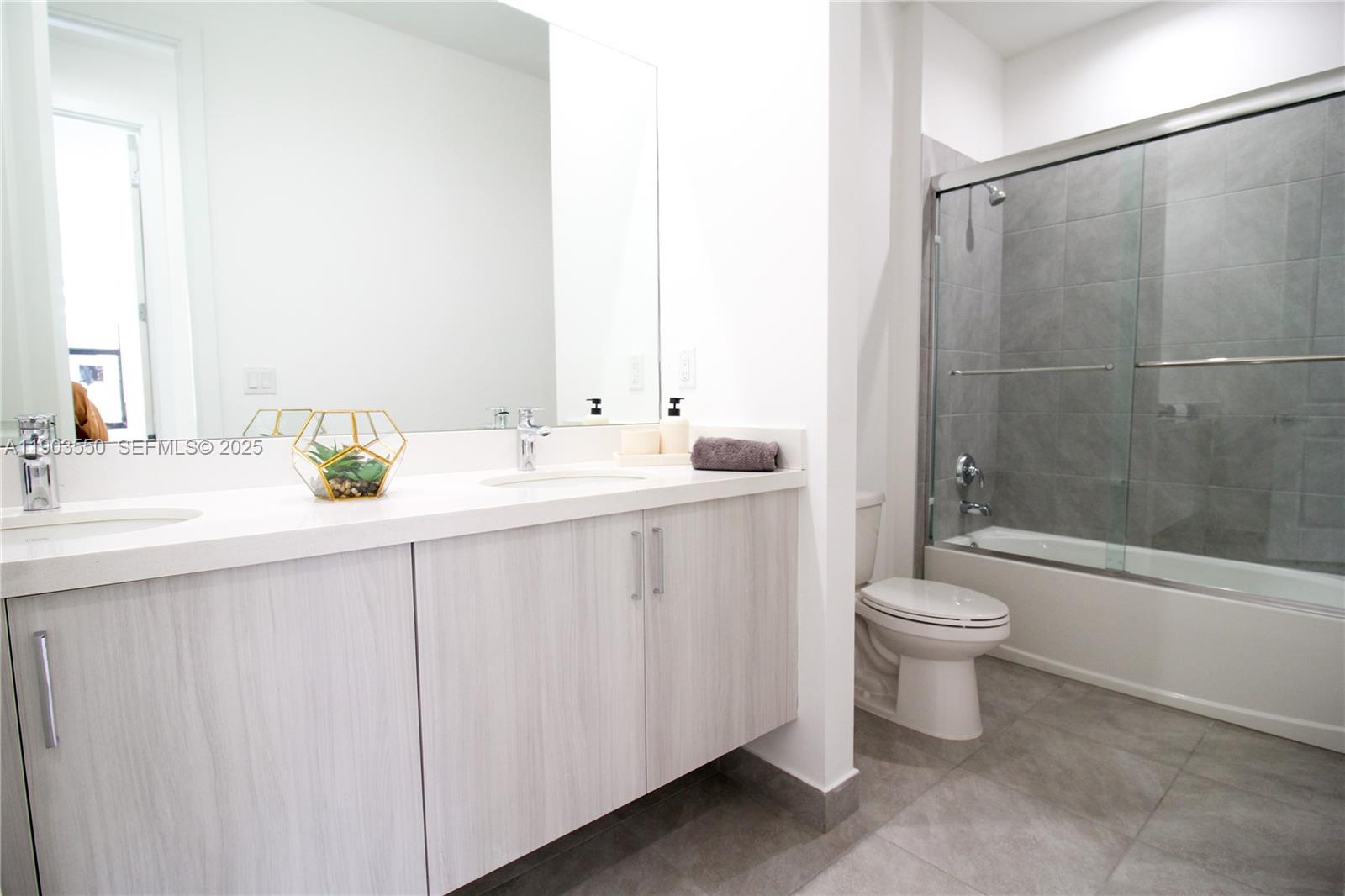 Canarias at Downtown Doral - Residential