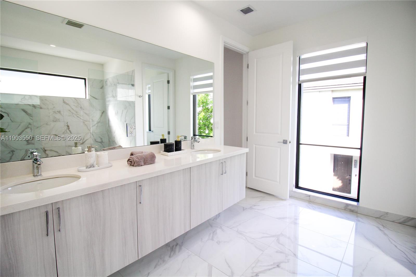 Canarias at Downtown Doral - Residential