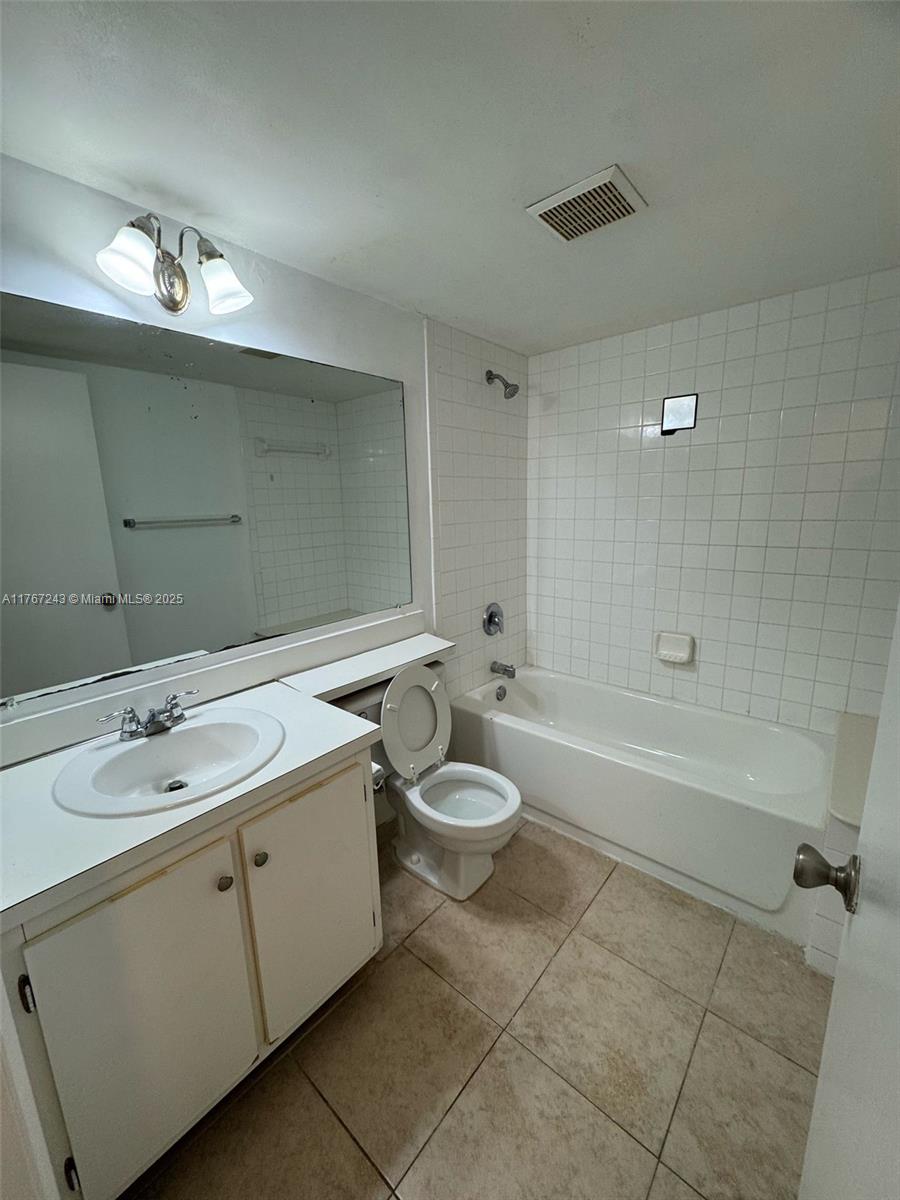 PALM CLUB WEST VILLAGE 1 - Residential Lease