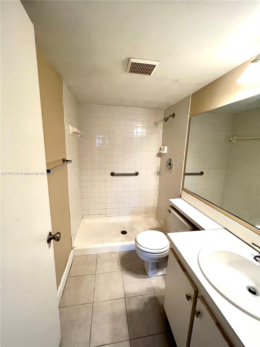 PALM CLUB WEST VILLAGE 1 - Residential Lease