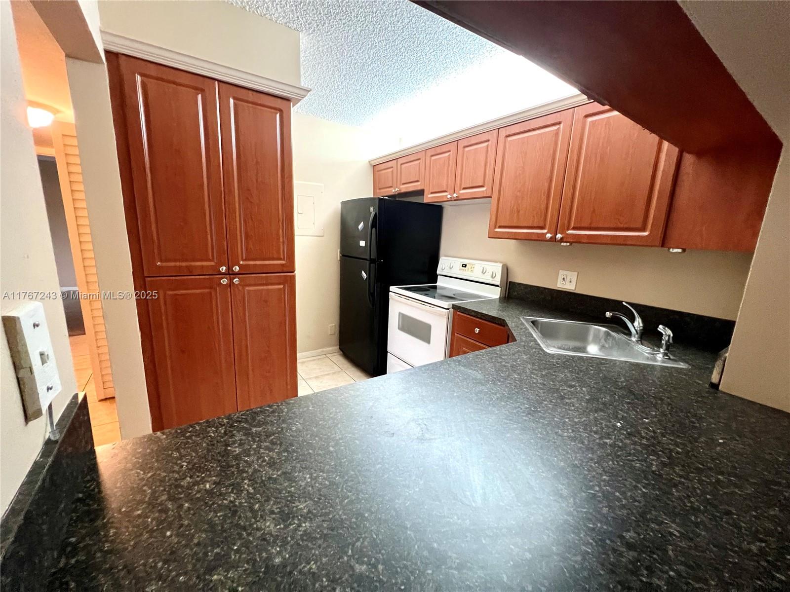 PALM CLUB WEST VILLAGE 1 - Residential Lease