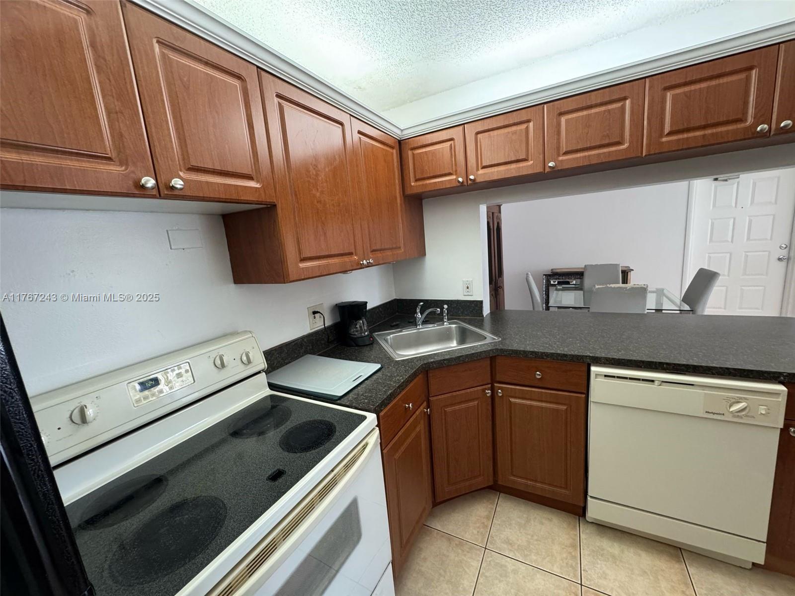 PALM CLUB WEST VILLAGE 1 - Residential Lease