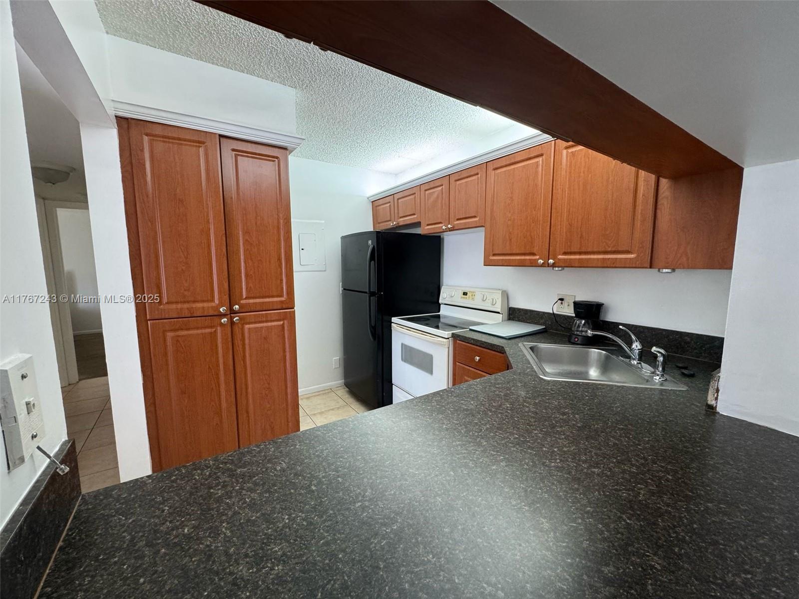 PALM CLUB WEST VILLAGE 1 - Residential Lease