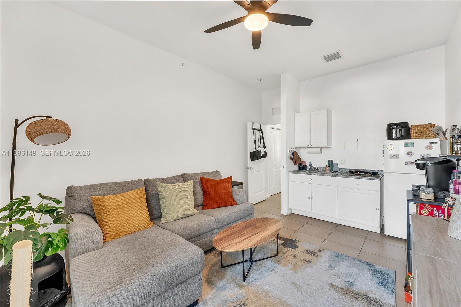 MANDARIN LAKES - Residential