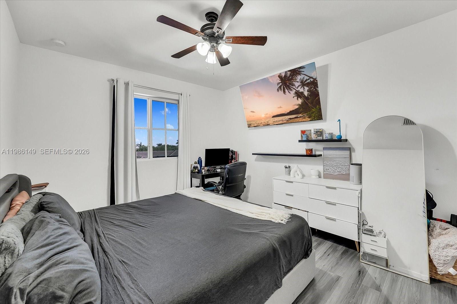 MANDARIN LAKES - Residential