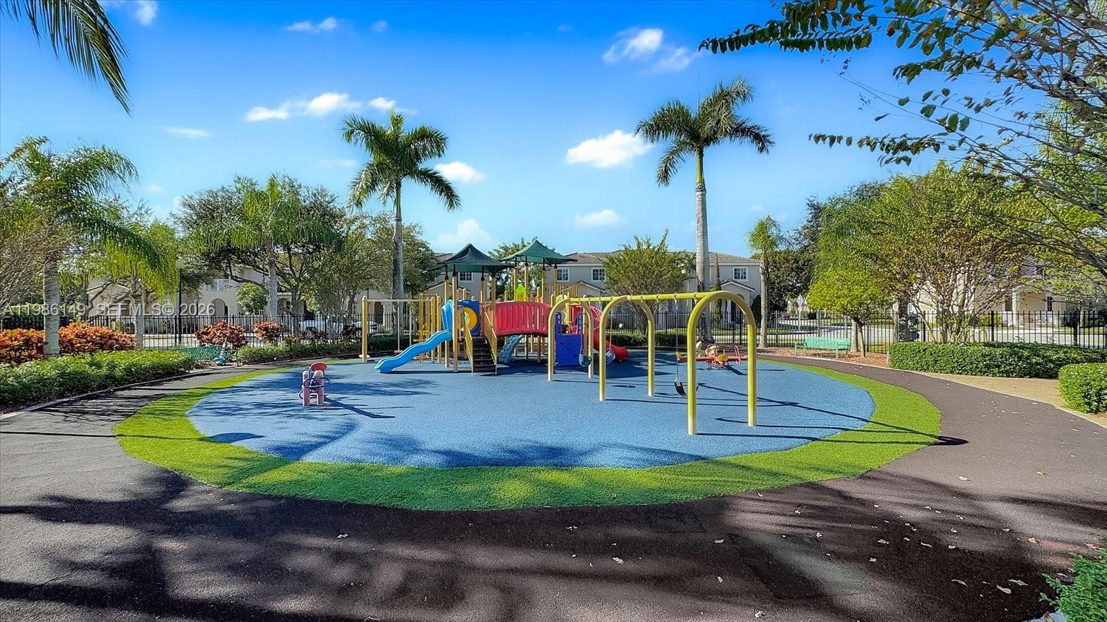 MANDARIN LAKES - Residential