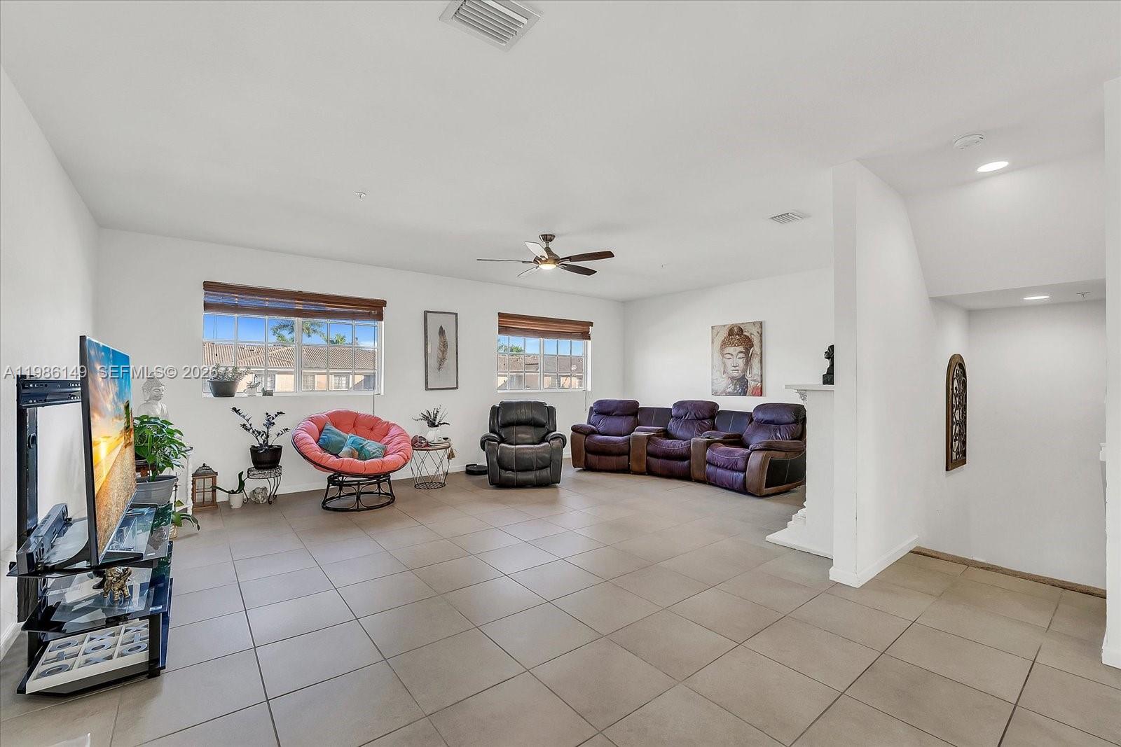 MANDARIN LAKES - Residential