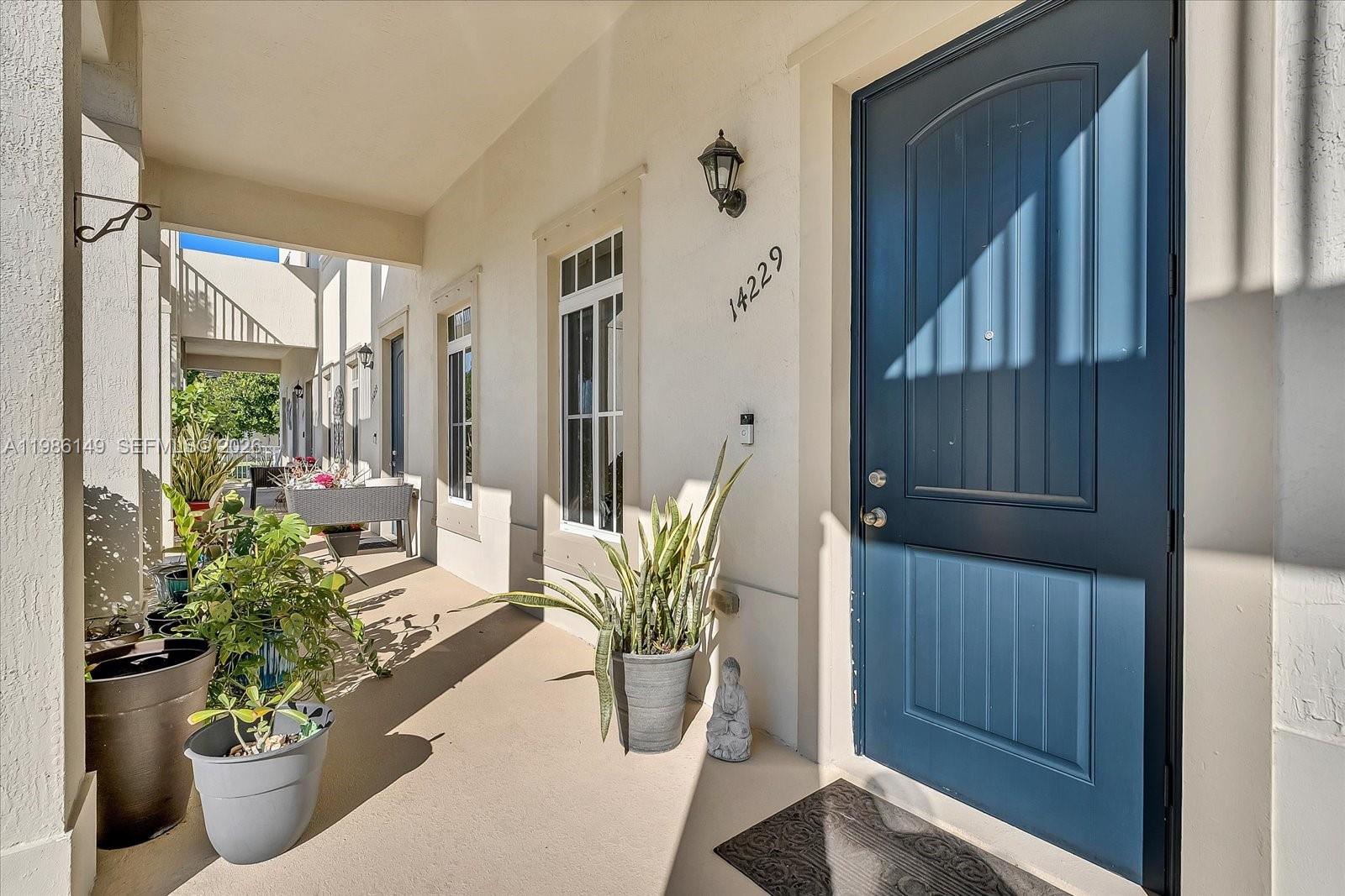 MANDARIN LAKES - Residential