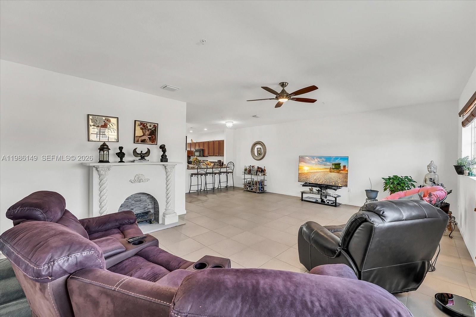 MANDARIN LAKES - Residential