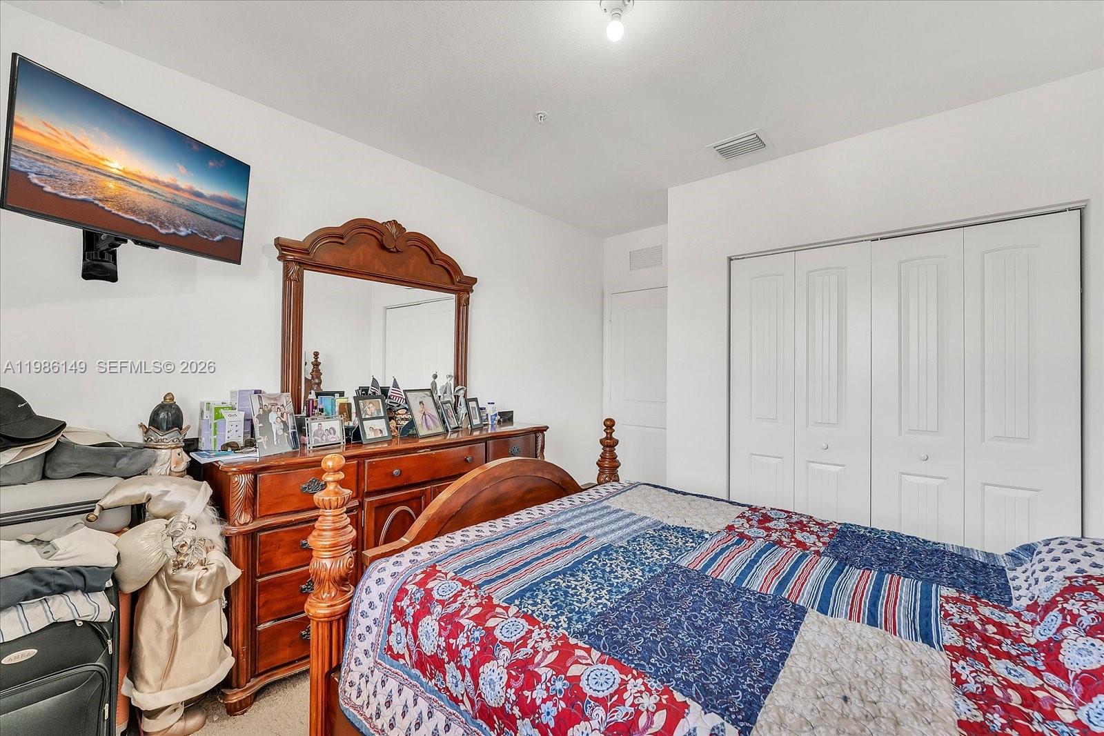 MANDARIN LAKES - Residential