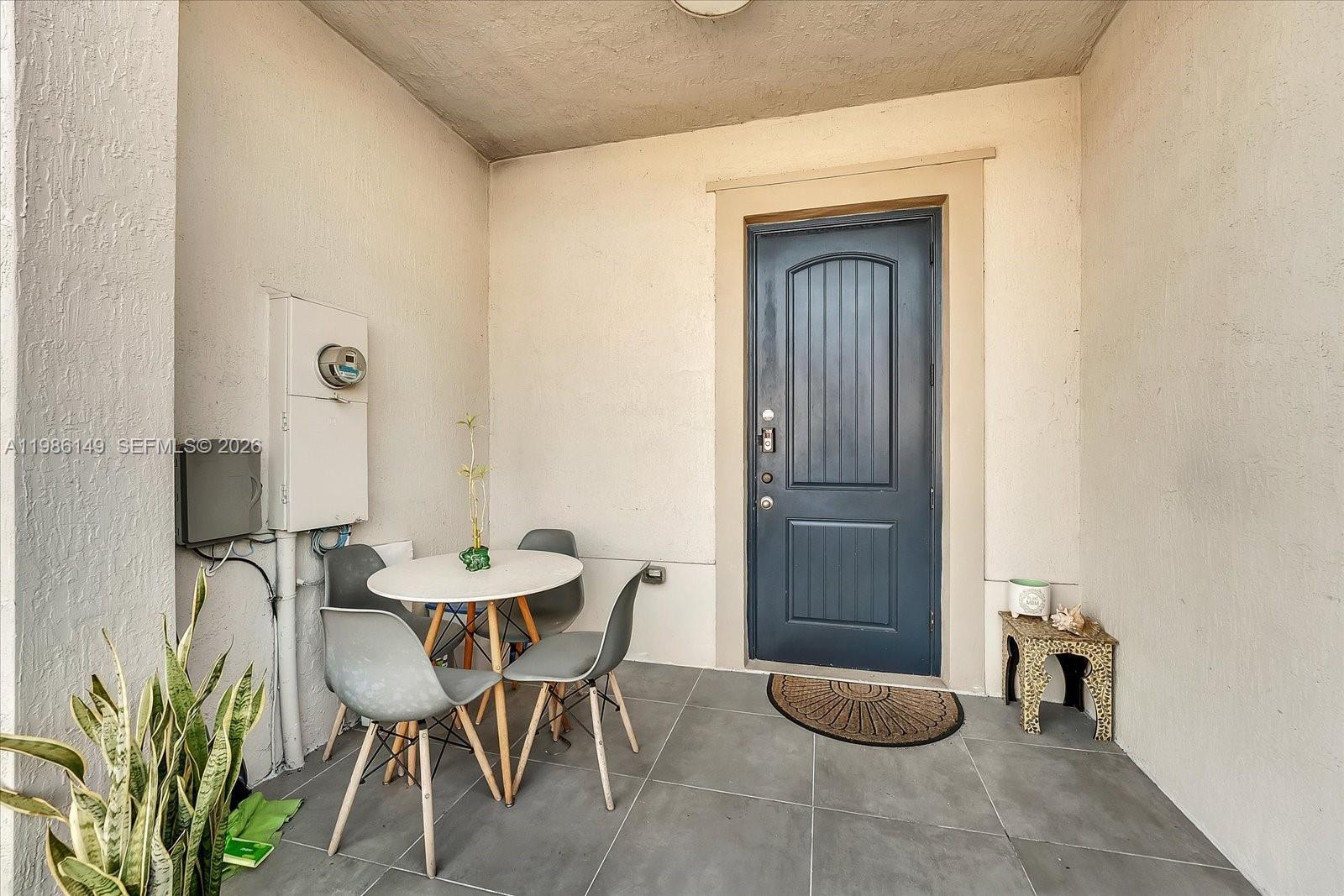 MANDARIN LAKES - Residential