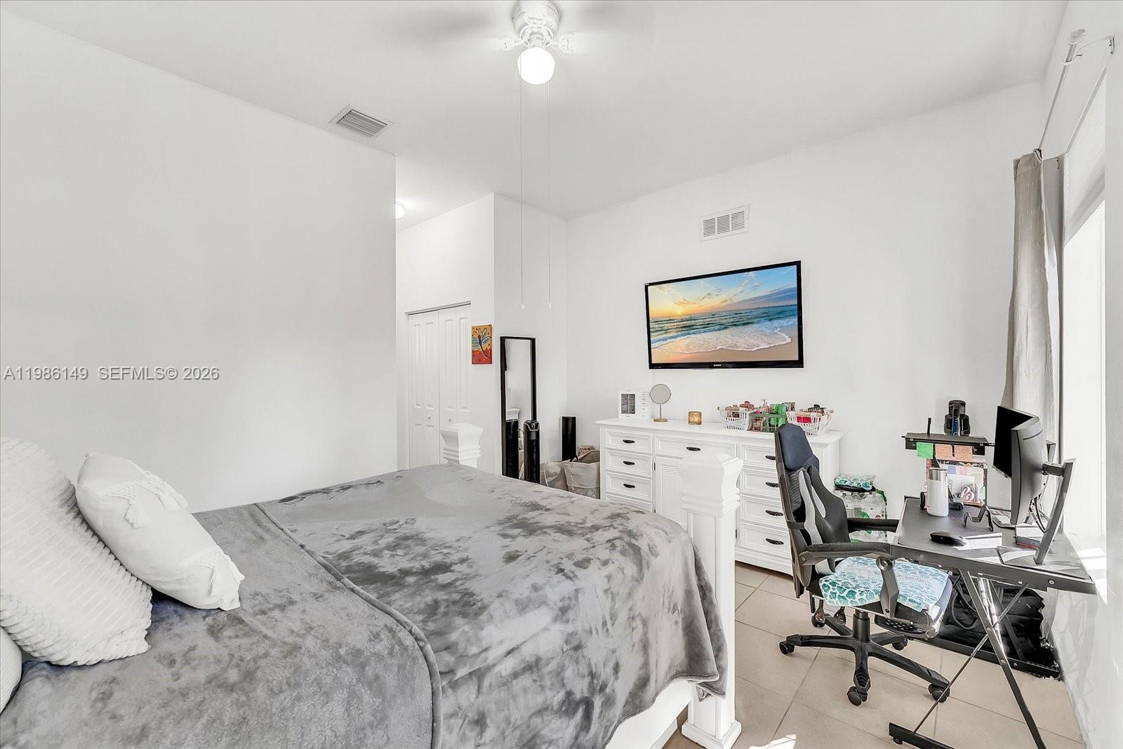 MANDARIN LAKES - Residential