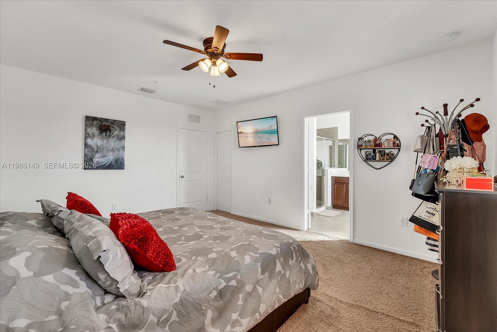 MANDARIN LAKES - Residential