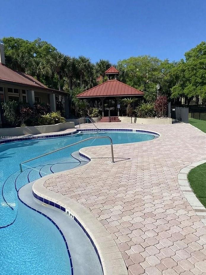 THE OASIS AT PEARL LAKE - Residential