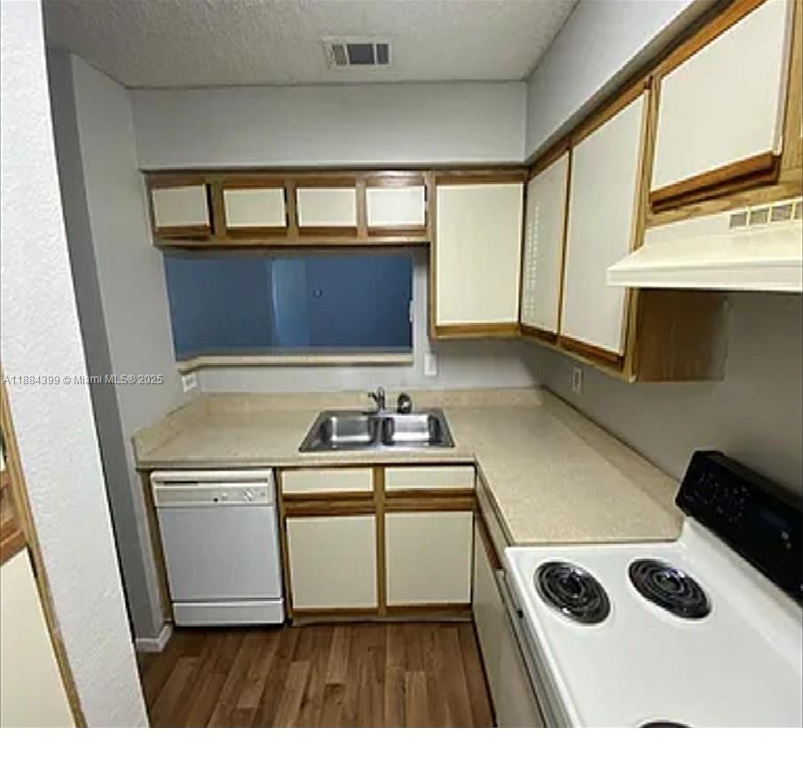 THE OASIS AT PEARL LAKE - Residential