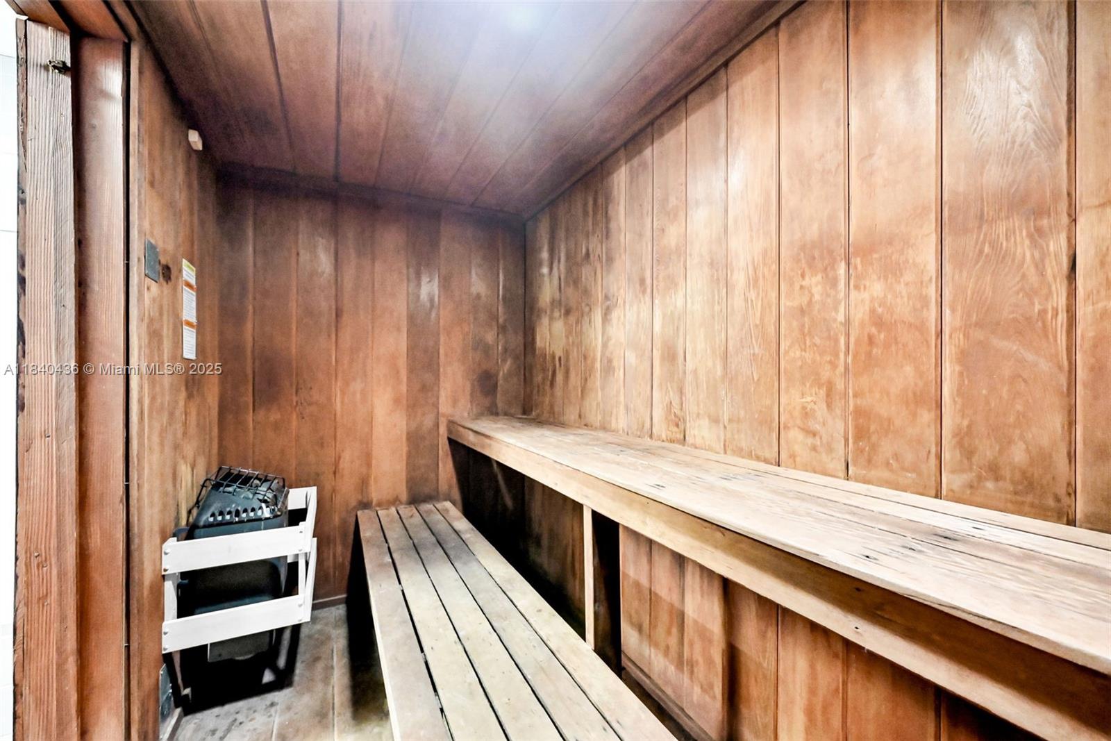 COLONY POINT 4 CONDO - Residential