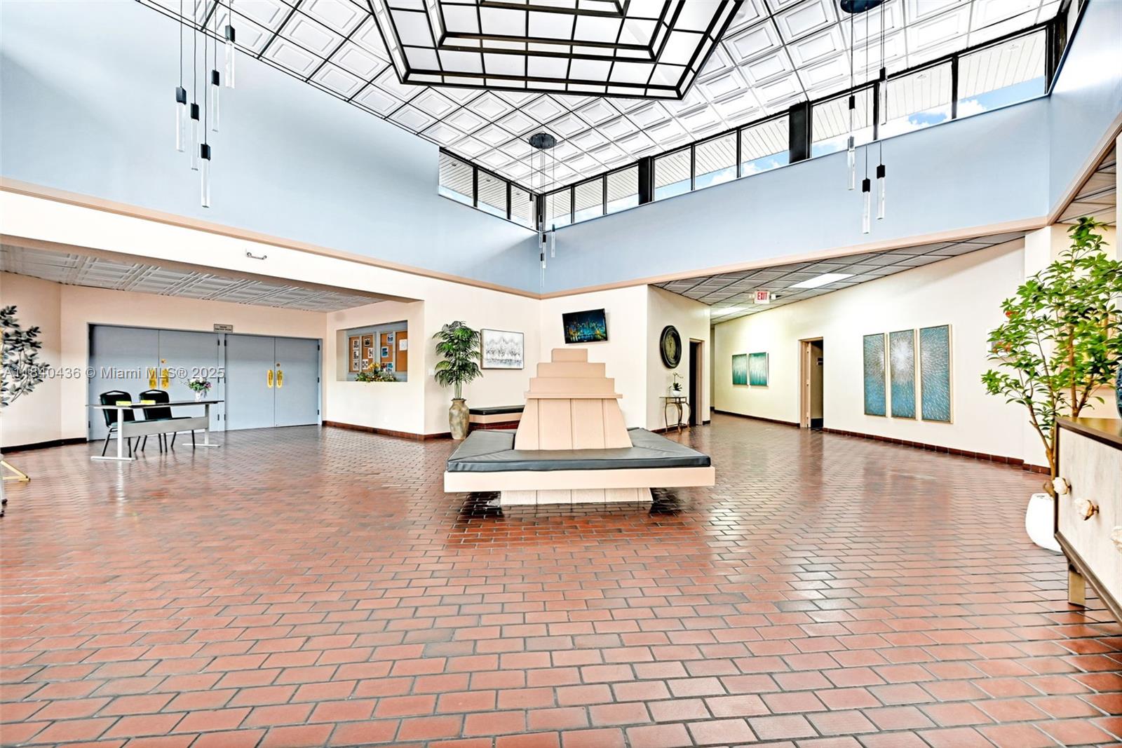 COLONY POINT 4 CONDO - Residential