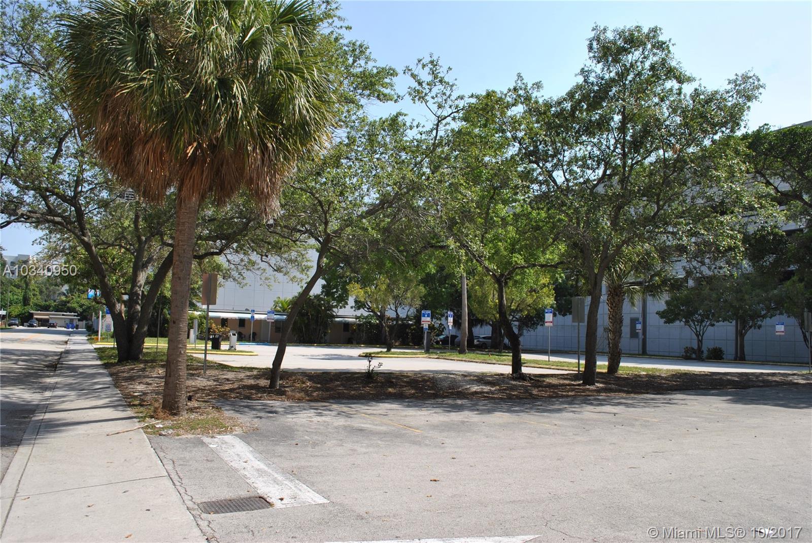 FT LAUDERDALE - Land