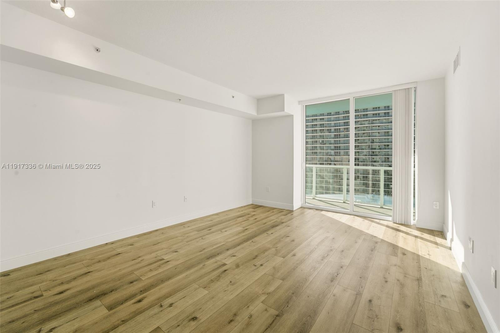 QUANTUM ON THE BAY CONDO - Residential