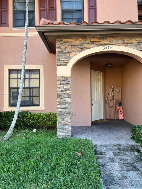3544 W 88th Ter Hialeah FL 33018