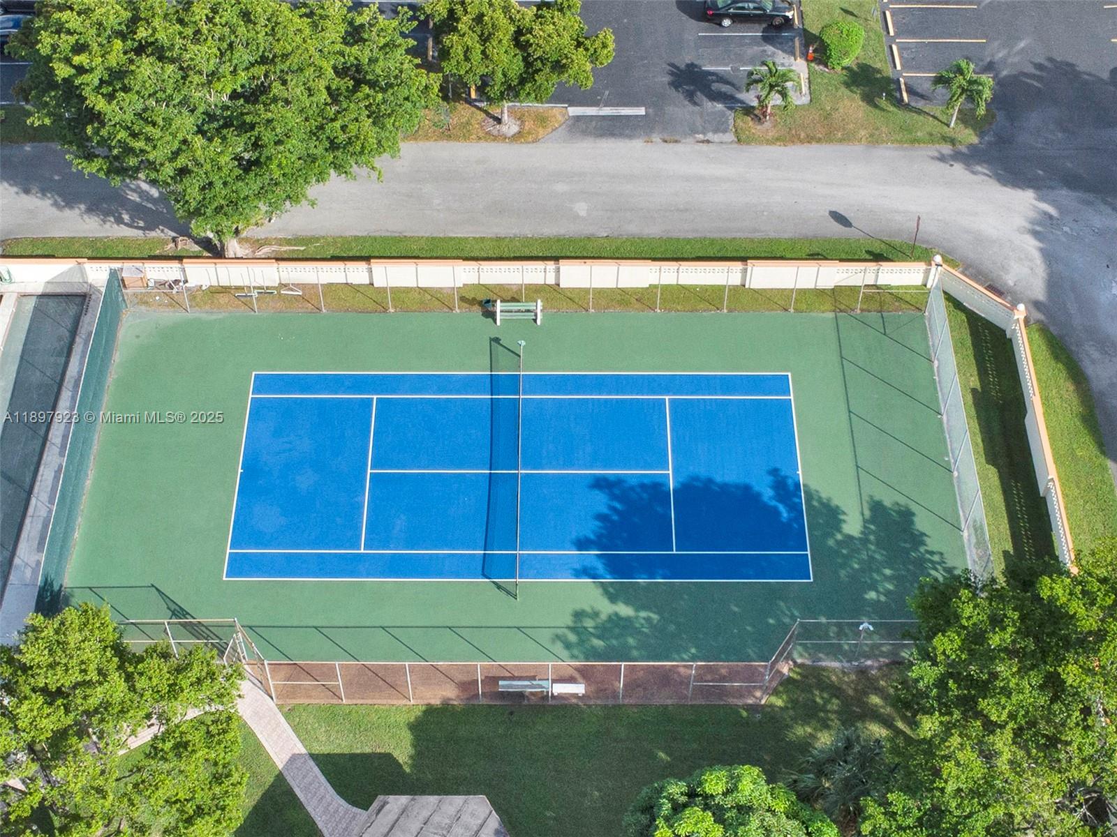 GARNET CONDO - Residential