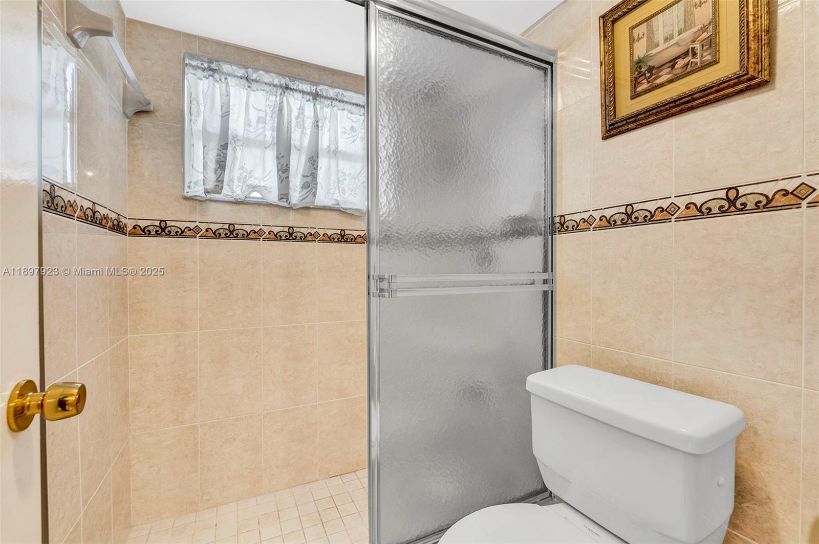 GARNET CONDO - Residential